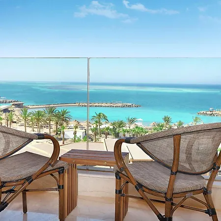 Hilton Hurghada Plaza Hotel Zewnętrze zdjęcie View from the balcony of a suite at the Hilton Sharm El Sheikh Resort