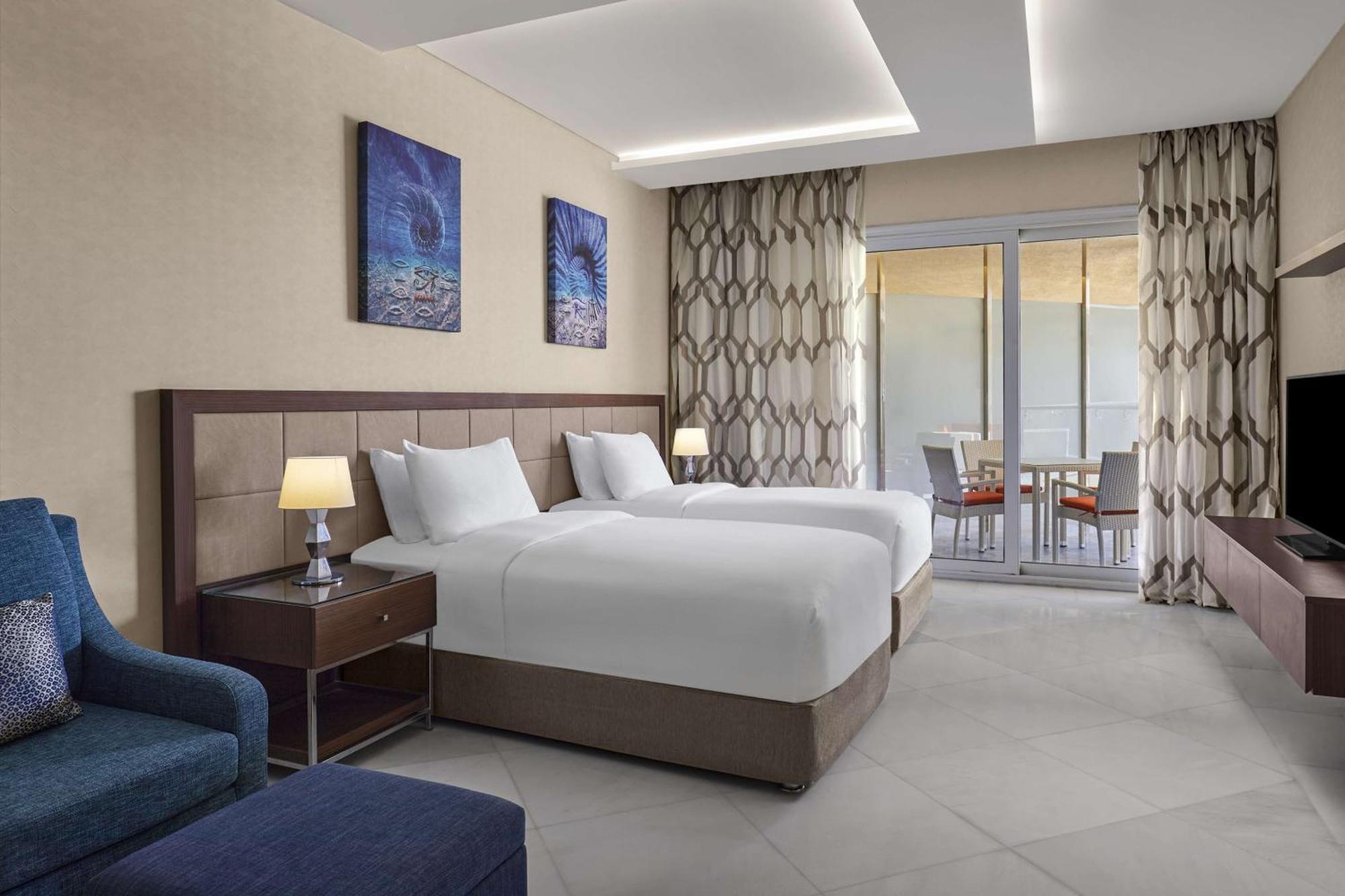 Hilton Plaza Rezort 5*