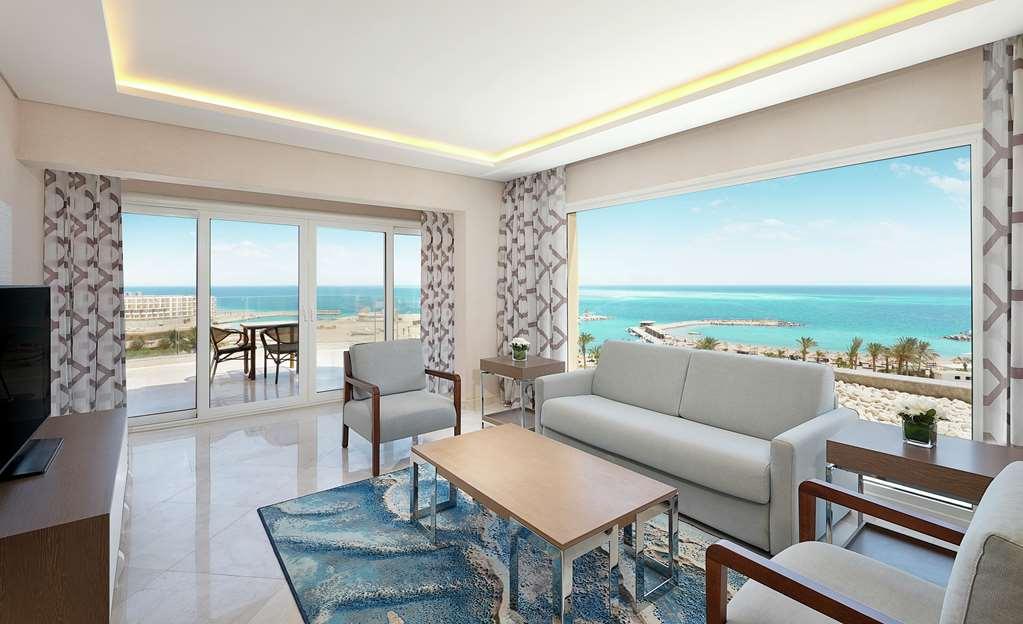 Hilton Plaza Resort 5*